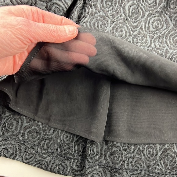 MaxMara black  pleated A-line velvet embossed skirt size 10 - Picture 9 of 10